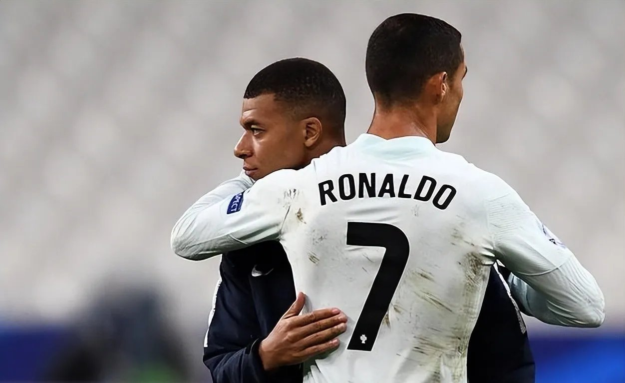 开云体育入口-巴萨轻取热刺，C罗乌龙送礼世界杯