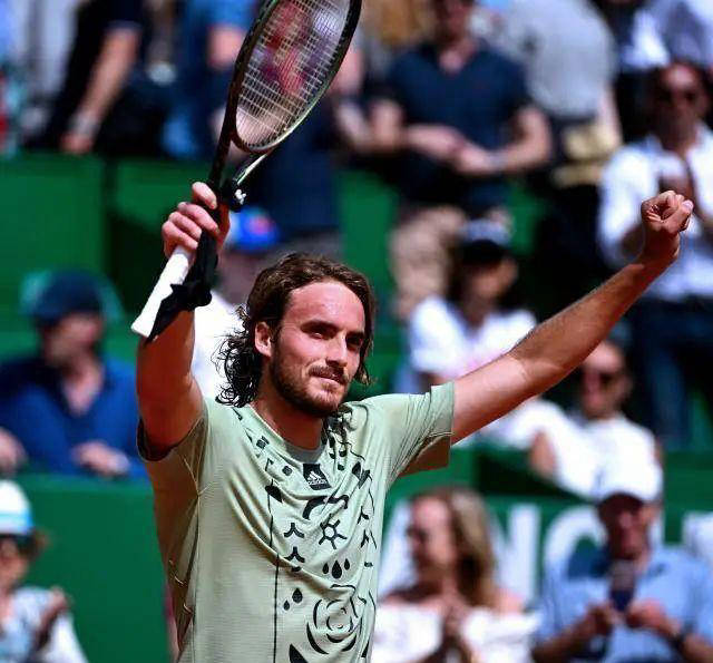 澳大利亚网球队绝地反击世界网球队，西西帕斯关键制胜的简单介绍